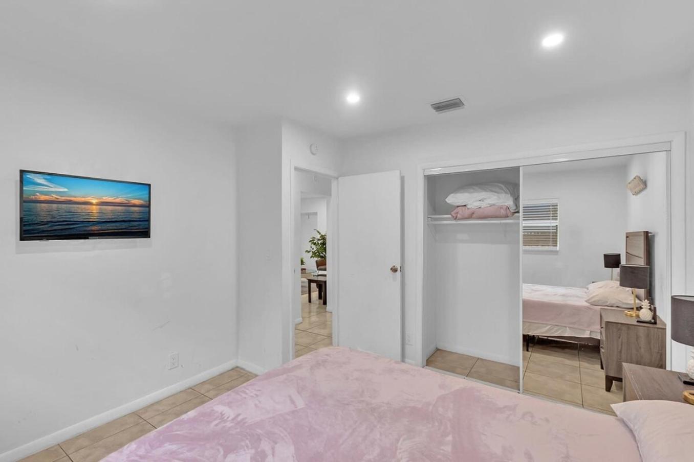 2 Bedroom House Minutes From Beach And Casino Db1 دانيا بيتش المظهر الخارجي الصورة