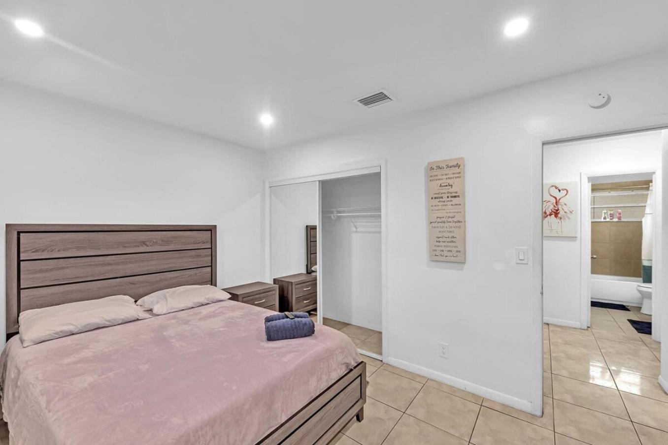 2 Bedroom House Minutes From Beach And Casino Db1 دانيا بيتش المظهر الخارجي الصورة
